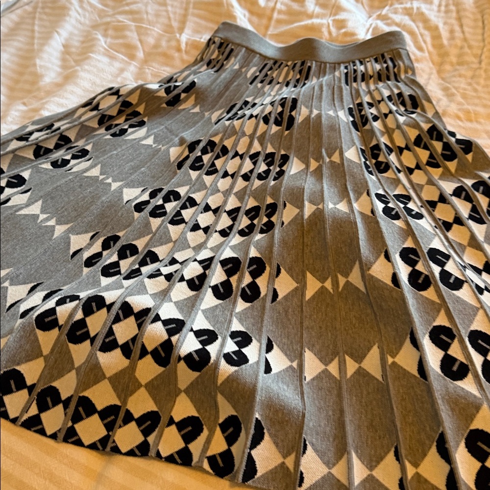 Happy Sheep luxury knit pleated skirt - Picture 3 of 7